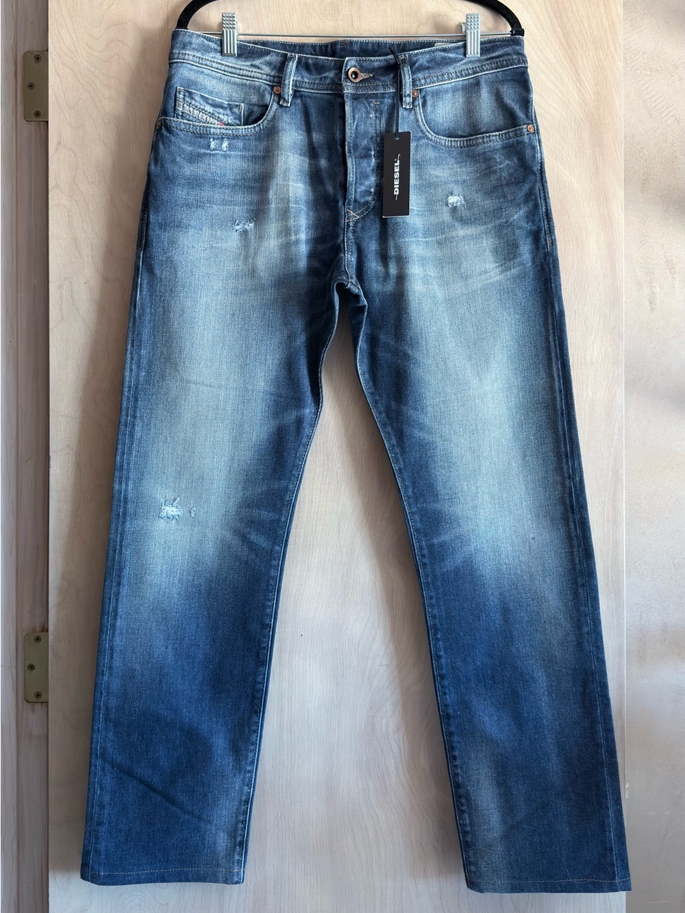 Diesel Buster Men’s
Jeans Tag W32 L32 Measures 34x30 Straight Fit NWT Altered